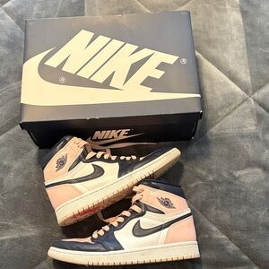 Nike High-Top Sneakers in Black and pink